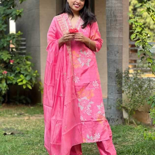 Pink Kurtaset