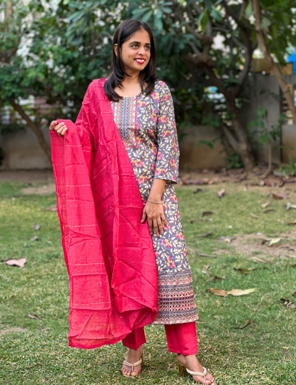 Grey Kurta Set - Image 2