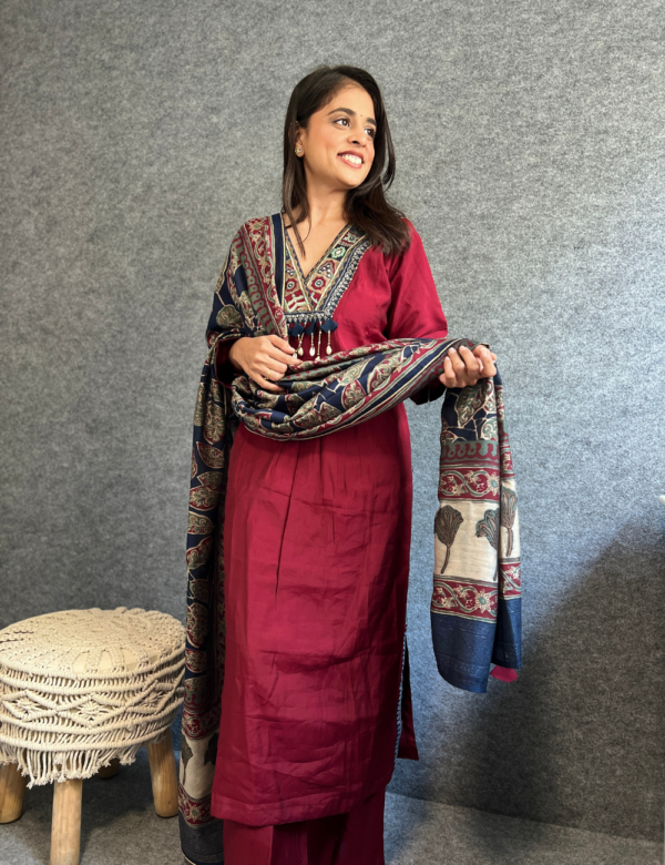 Maroon Kurta Set - Image 3