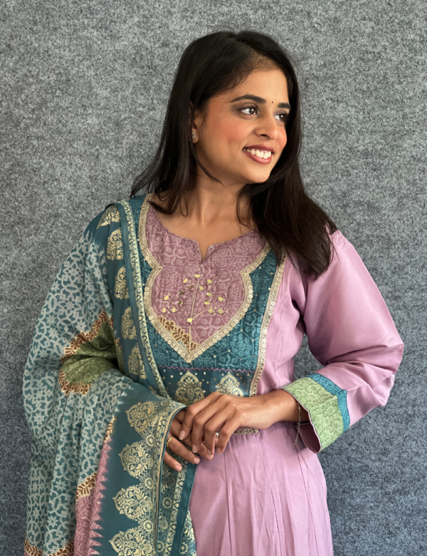 Lavender Kurta Set - Image 3