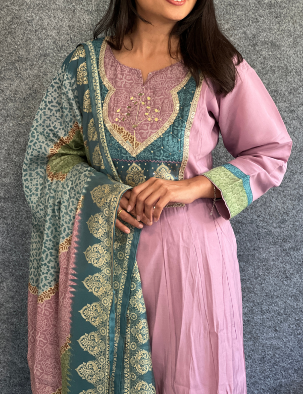 Lavender Kurta Set - Image 4